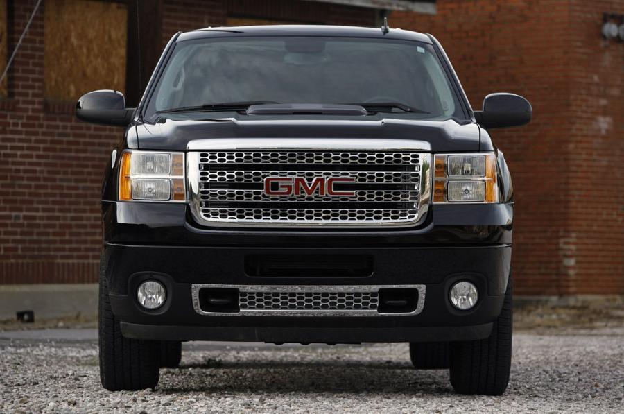  GMC Sierra Denali 2011 года  (фото 13 из 42)